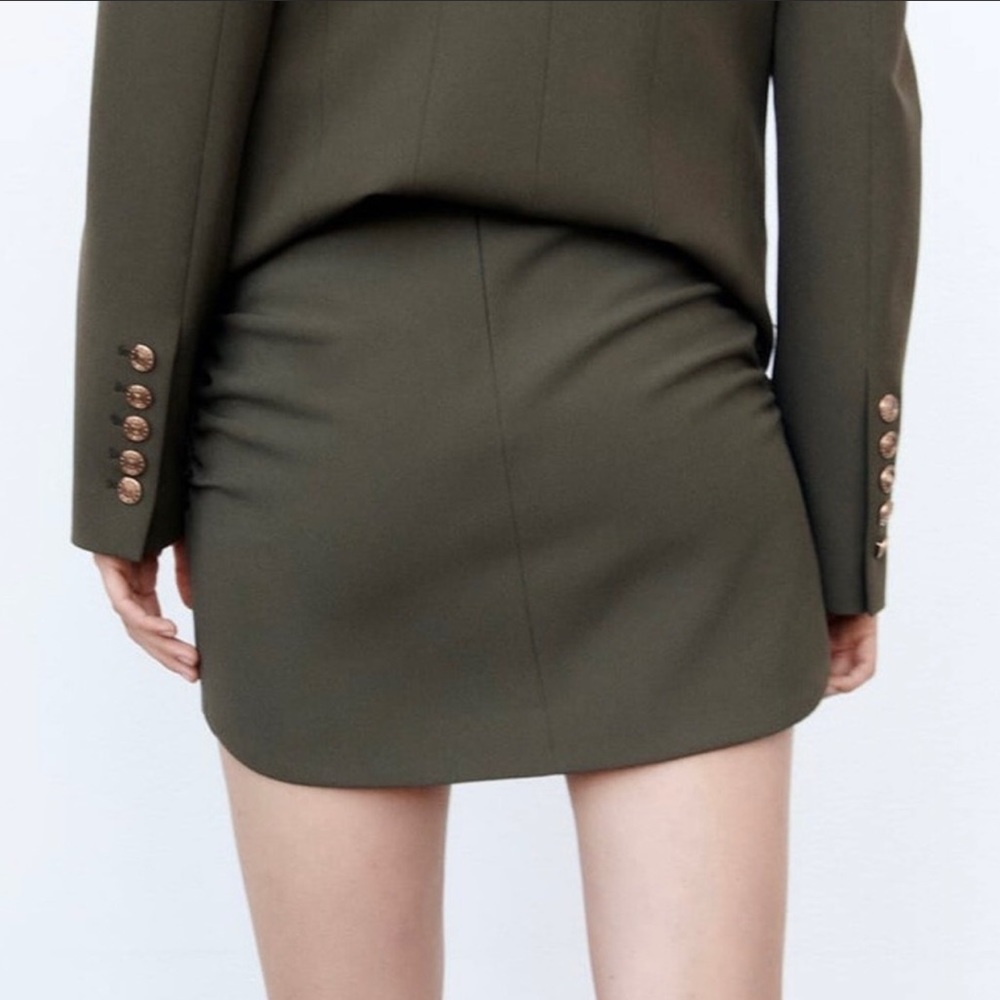 Zara Khaki Pleated Mini Skirt (Army Green) - Picture 2 of 5